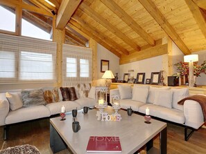 Interior - Charming Village Chalet in Courchevel Le Praz - 6 Bedrooms, Sauna, Ski-In/Ski-Out (Courchevel)