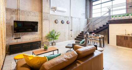 Art Loft 06 'Travelling Light' in Valencia