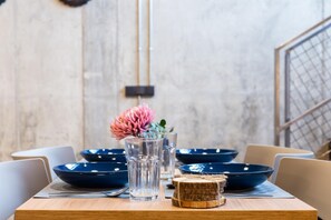 Dining - Art Loft 06 'Travelling Light' in Valencia (València)