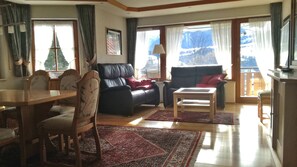 TV, fireplace - Oberstaufen's best balcony to the Hochgrat (Oberstaufen)