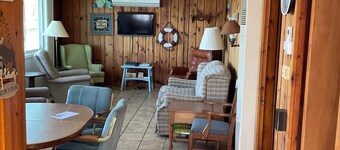 Direct silver lake lakefront3 bedroom cottage