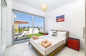 3 bedrooms, in-room safe, iron/ironing board, free WiFi