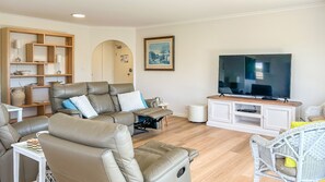 Smart TV, reproductor de DVD y libros