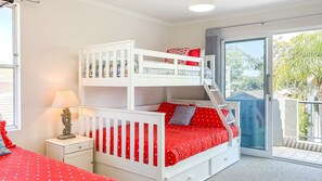 3 bedrooms, iron/ironing board, free WiFi, wheelchair access - Albacore 7, 12 Ondine Close, Waterfront Unit with (Nelson Bay)