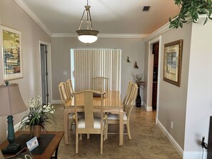 Dining - Cape Escape SW Florida (Cape Coral)