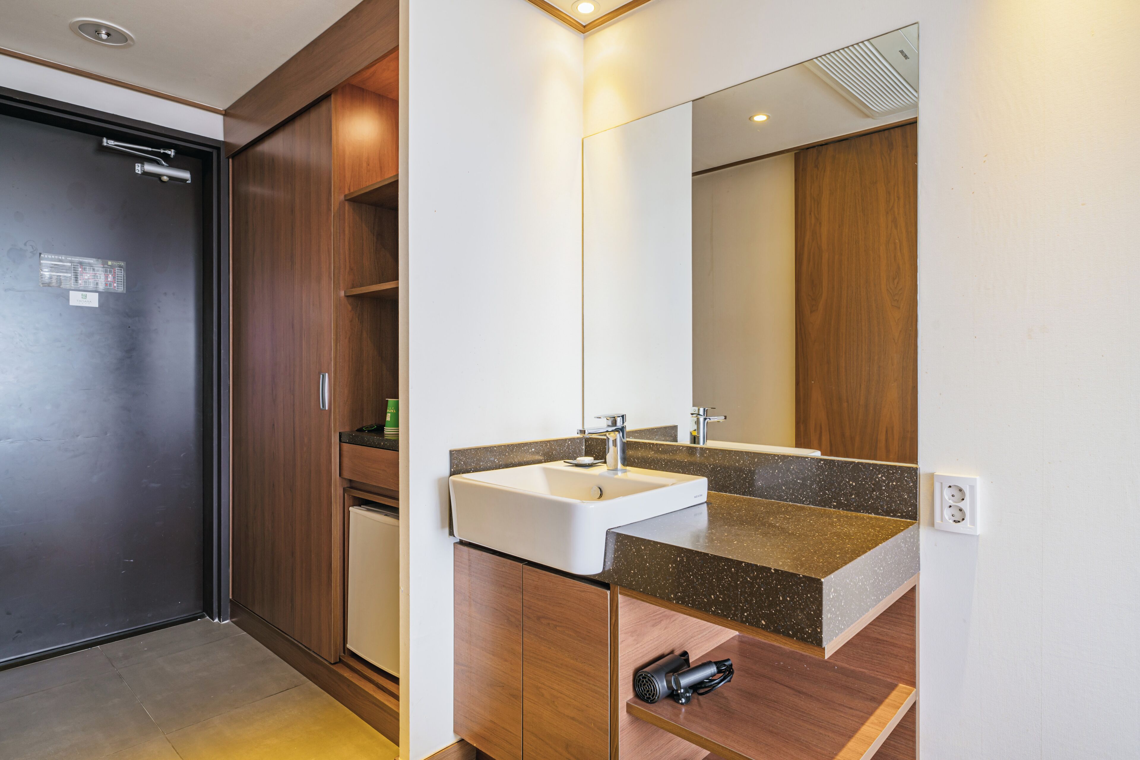 family twin room, multiple beds, non smoking | bathroom | hair dryer, slippers, bidet, towels