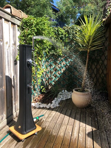 200m from the beach: Charming fully-equipped house with sunny terrace