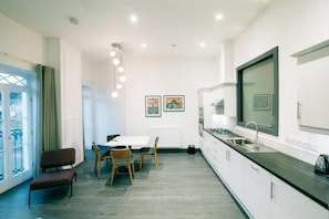 Electric kettle - Haslem Hotel (Lisburn)