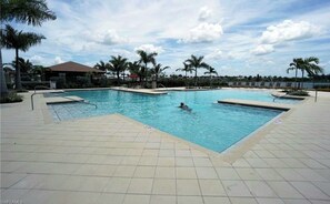 Udendørs pool, opvarmet pool