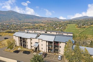 콘도, 침실 2개 | 외관