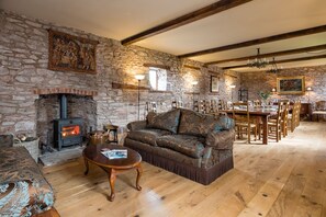 Flat-screen TV, Netflix, books, streaming services