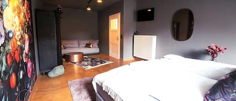 Grand Room (The George 32) | 1 bedroom, individually furnished, iron/ironing board, travel cot