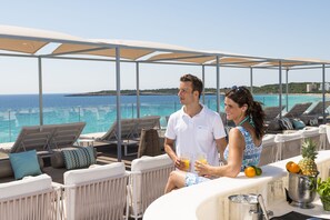 Poolside bar