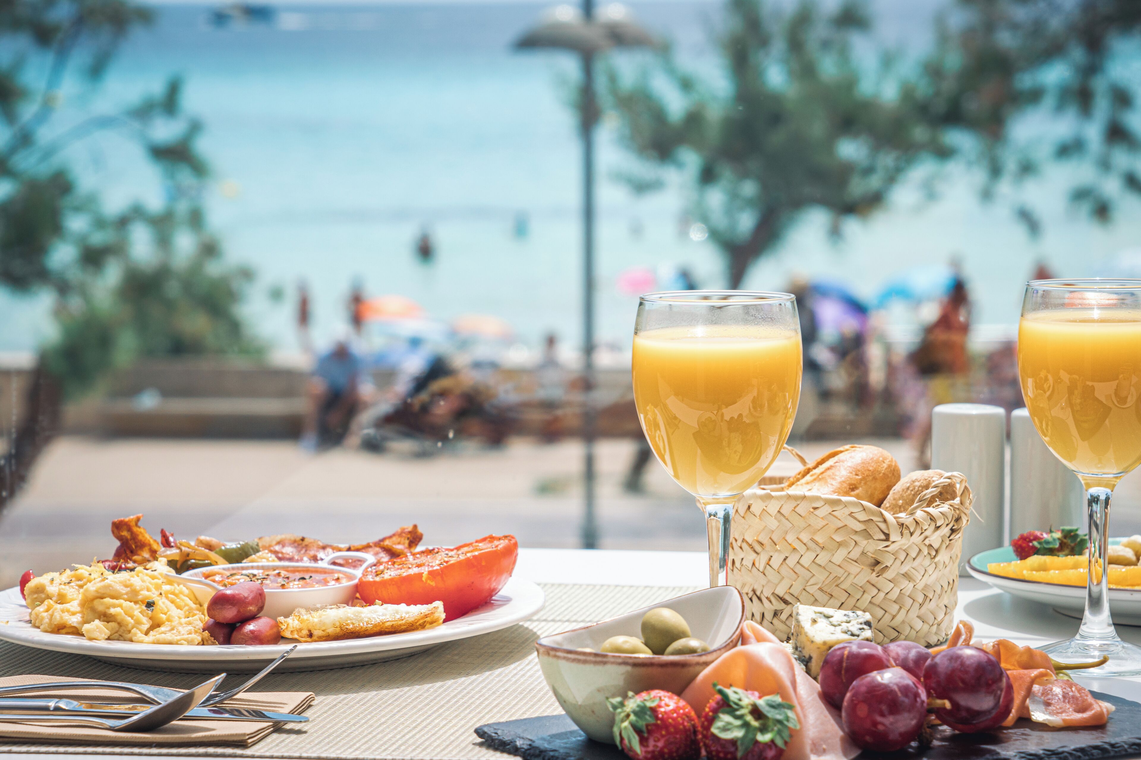 Tägliches Frühstücksbuffet gegen Gebühr