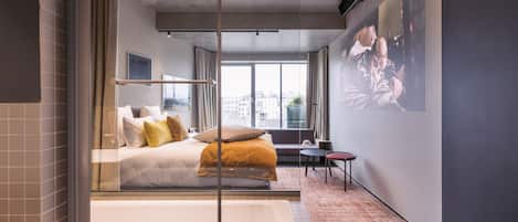 Habitació doble júnior (Cinema) | 1 dormitori, caixa forta a l'habitació i cortines opaques