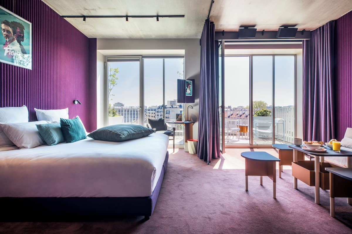 1 bedroom, in-room safe, blackout curtains, soundproofing