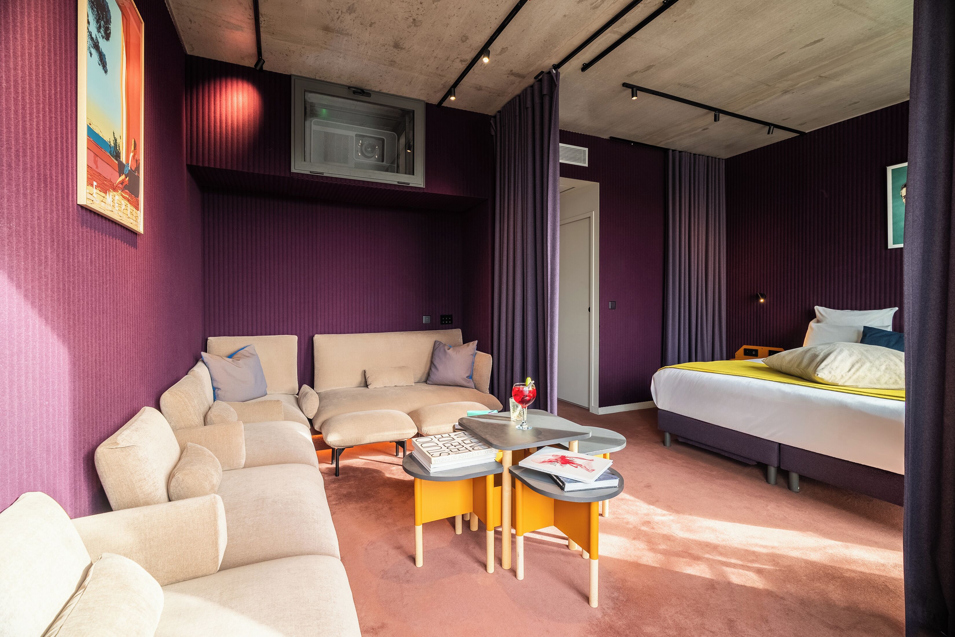 Suite Cinéma | 거실 공간 | 케이블 채널 시청이 가능한 200cm TV, 태블릿, 넷플릭스