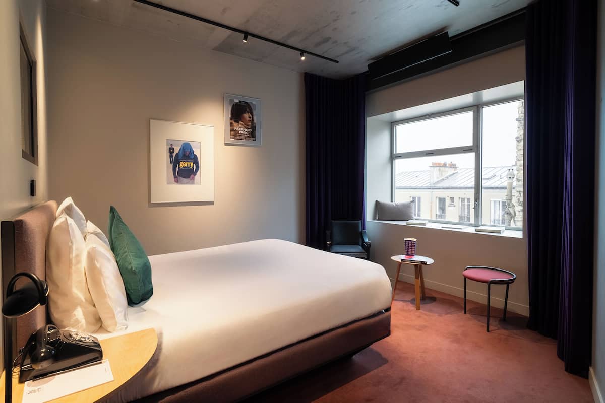 Deluxe Room | In-room safe, blackout curtains, soundproofing, iron/ironing board