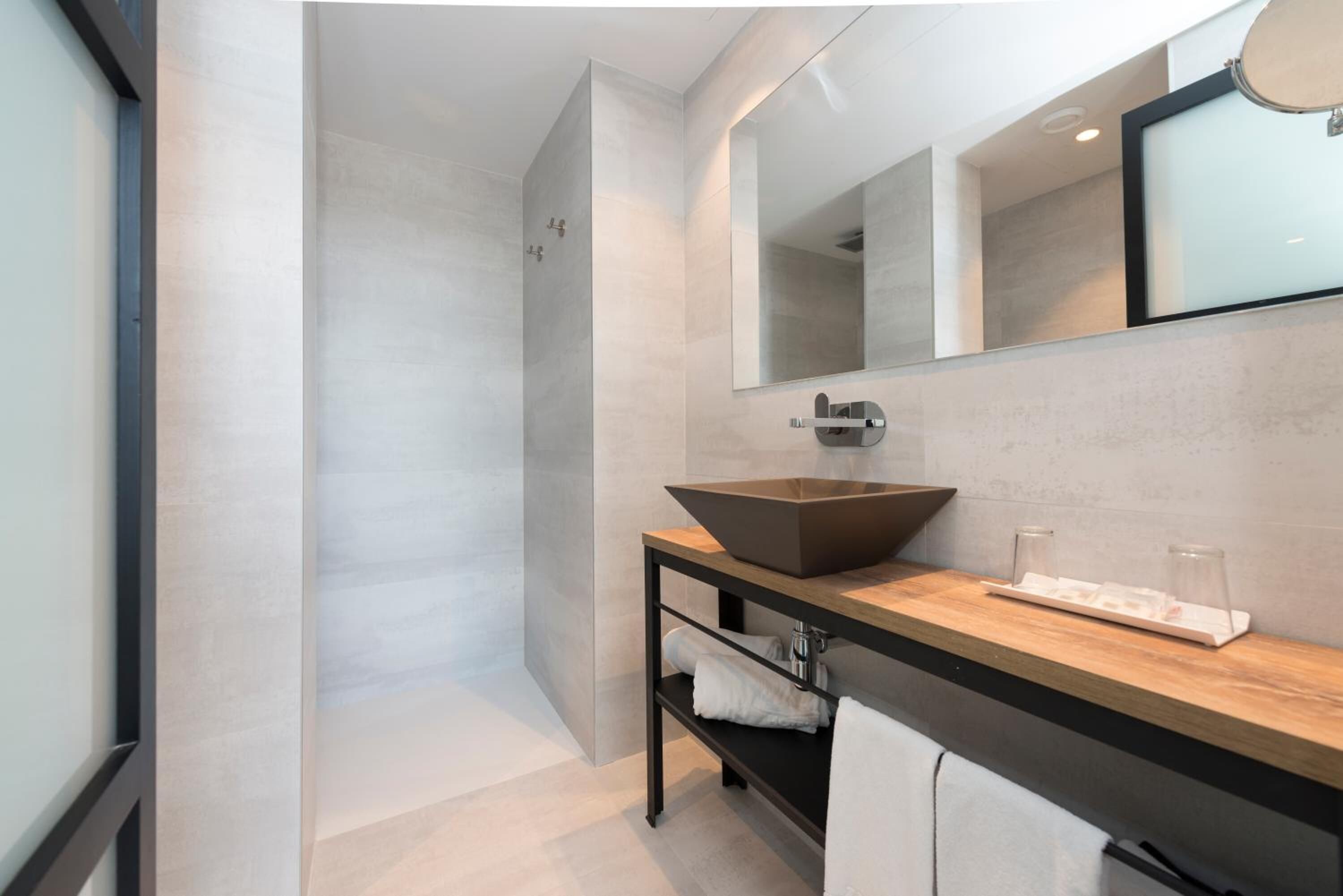 Photo - Kyrat Amarac Suites