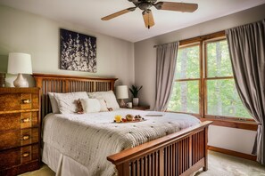 5 bedrooms, travel crib, free WiFi, bed sheets