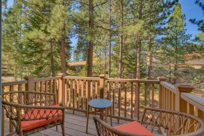 Panorama Paradise, 5 Bedroom close to Town (SL437)