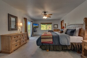 5 habitaciones, tabla de planchar con plancha, cuna de viaje y internet 