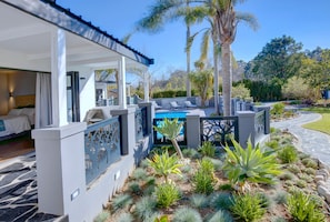 Luxury Double with private patio | Terrace/patio - Amour Guest House (George)