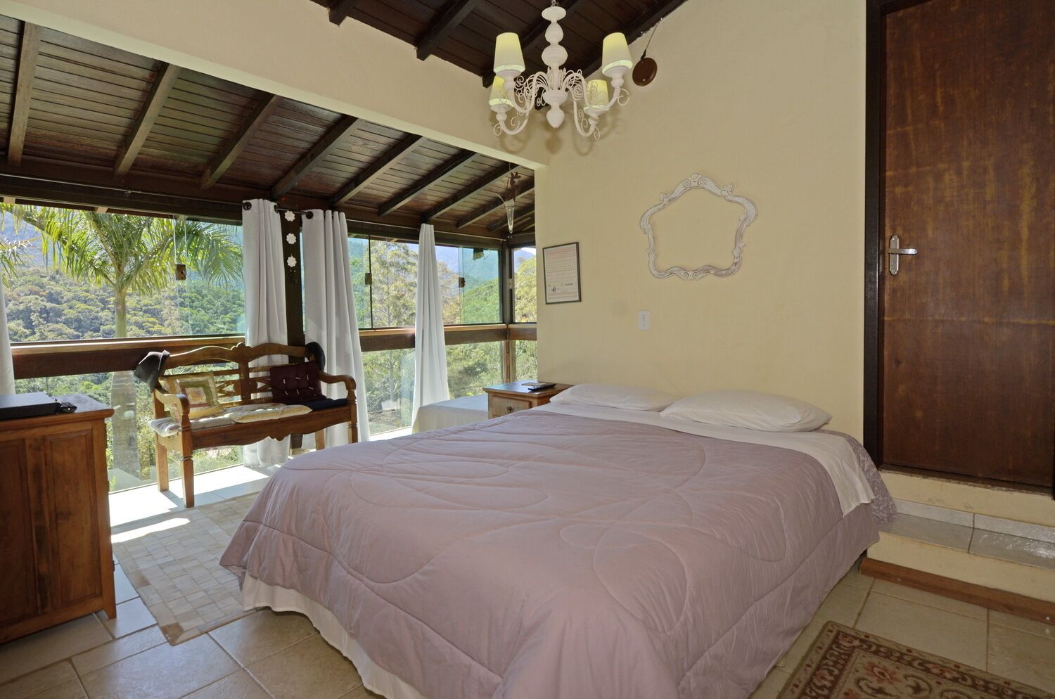 Fantastic house, hot tub, sauna, gourmet area, view to cliff waterfall