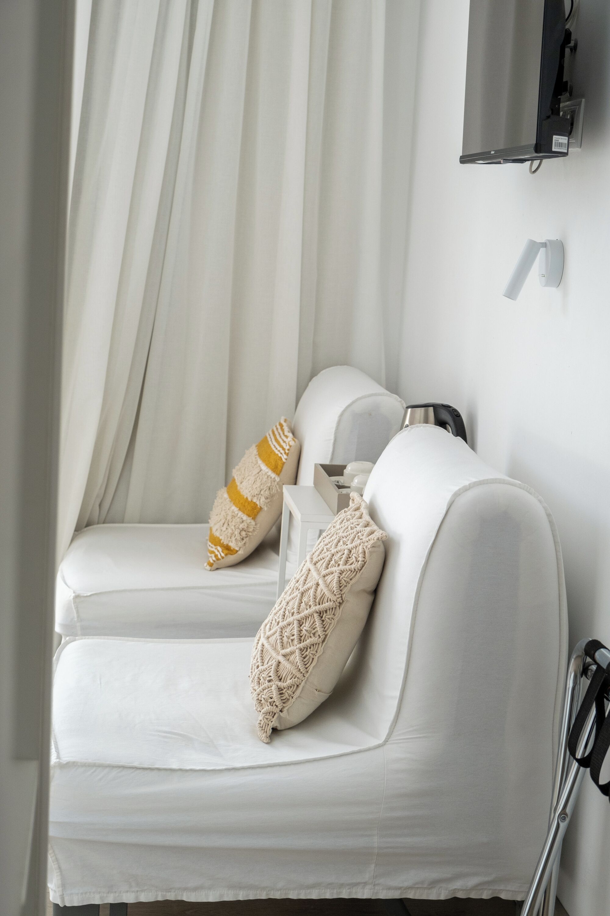 Family Room (Brunch included) | Down comforters, individually decorated, desk, laptop workspace