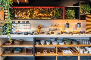 Desayuno buffet diario (EUR 12.50 por persona)