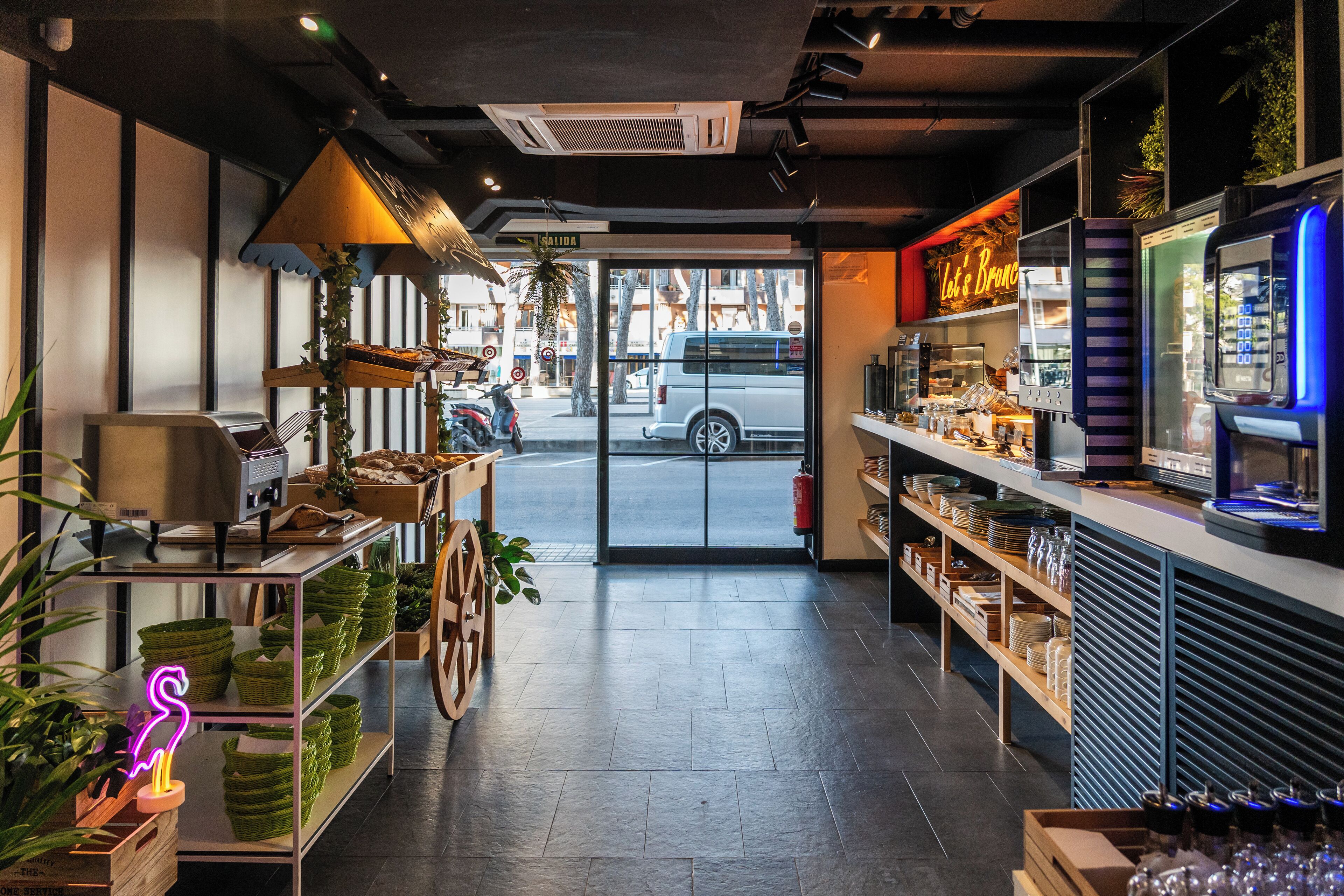 Café da manhã com buffet todos os dias (EUR 12.50 por pessoa) 