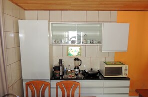 Fridge, microwave, oven, stovetop - Pet Friendly (São Sebastião)