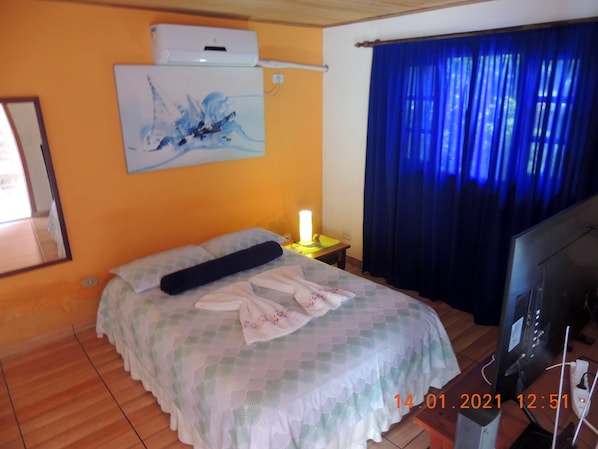 1 bedroom, desk, iron/ironing board, free WiFi