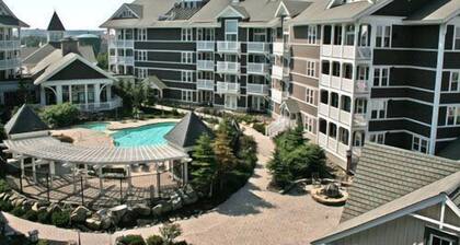 Allegheny Springs 140 Ground Level, slope side, Snowshoe Resort Village Center 2 Bedroom Plus Den