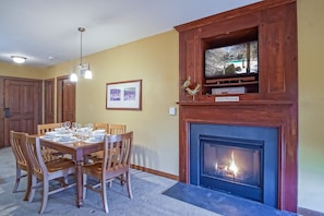 Dining - Allegheny Springs 140 Ground Level, slope side, Snowshoe Resort Village Center 2 Bedroom Plus Den (Snowshoe)