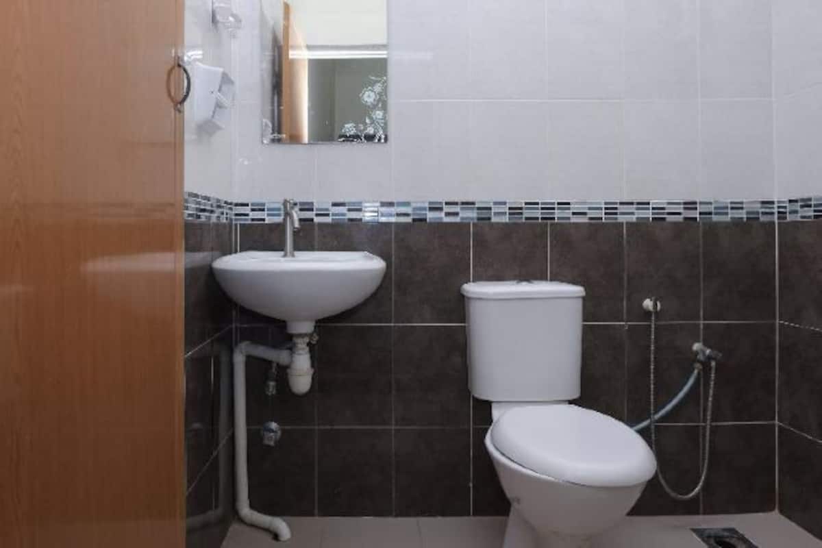 Baño | Regadera, amenidades de baño gratuitas, toallas