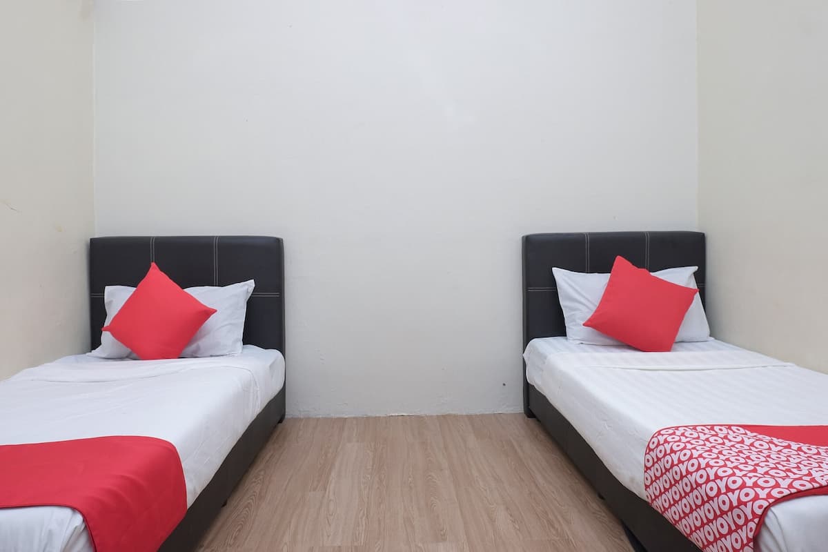 Standard Twin Room | 1 bedroom, free WiFi, bed sheets