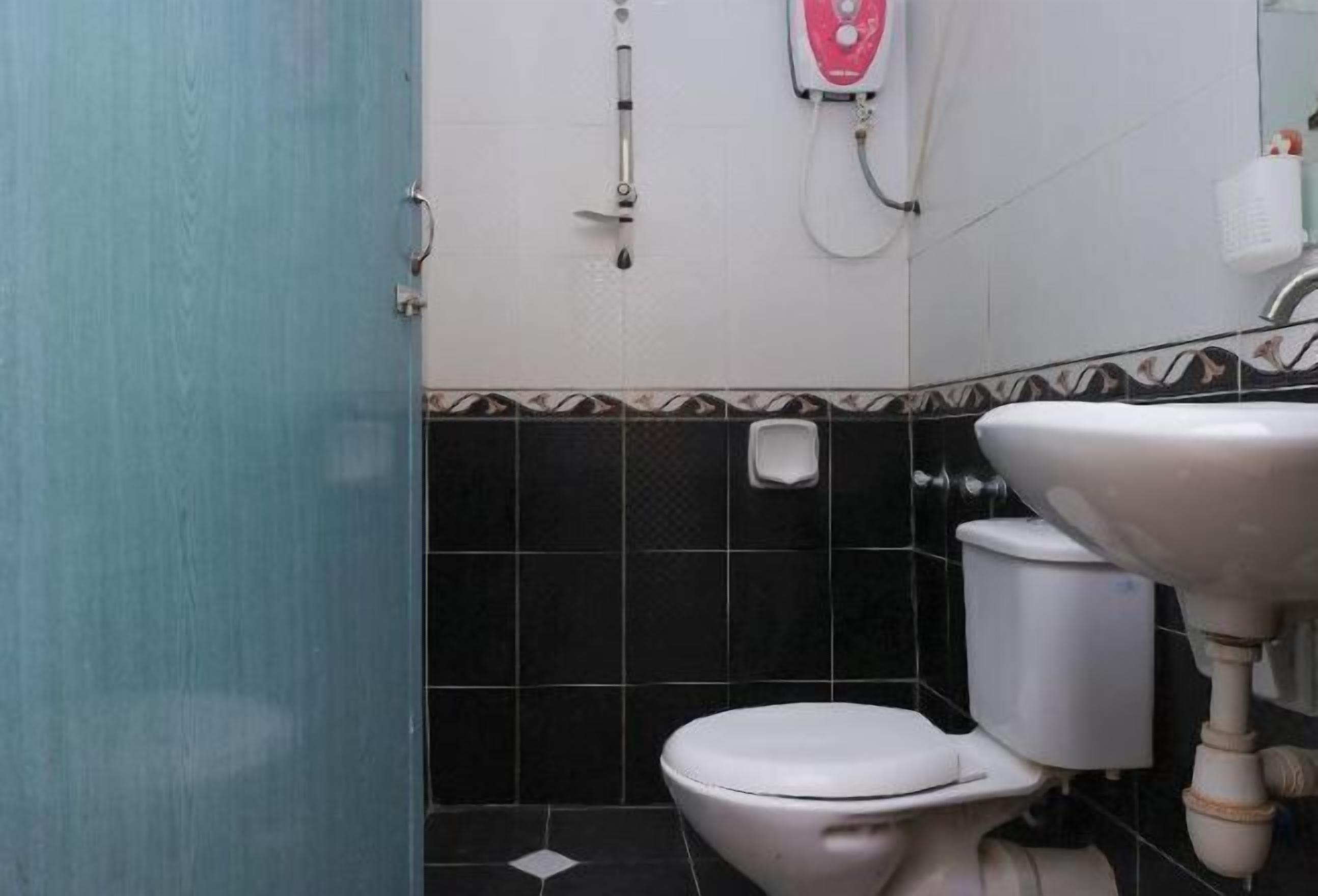 Douche, articles de toilette gratuits, serviettes fournies