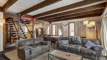 House, Multiple Beds (Hemlock Ridge 6A) | Living area