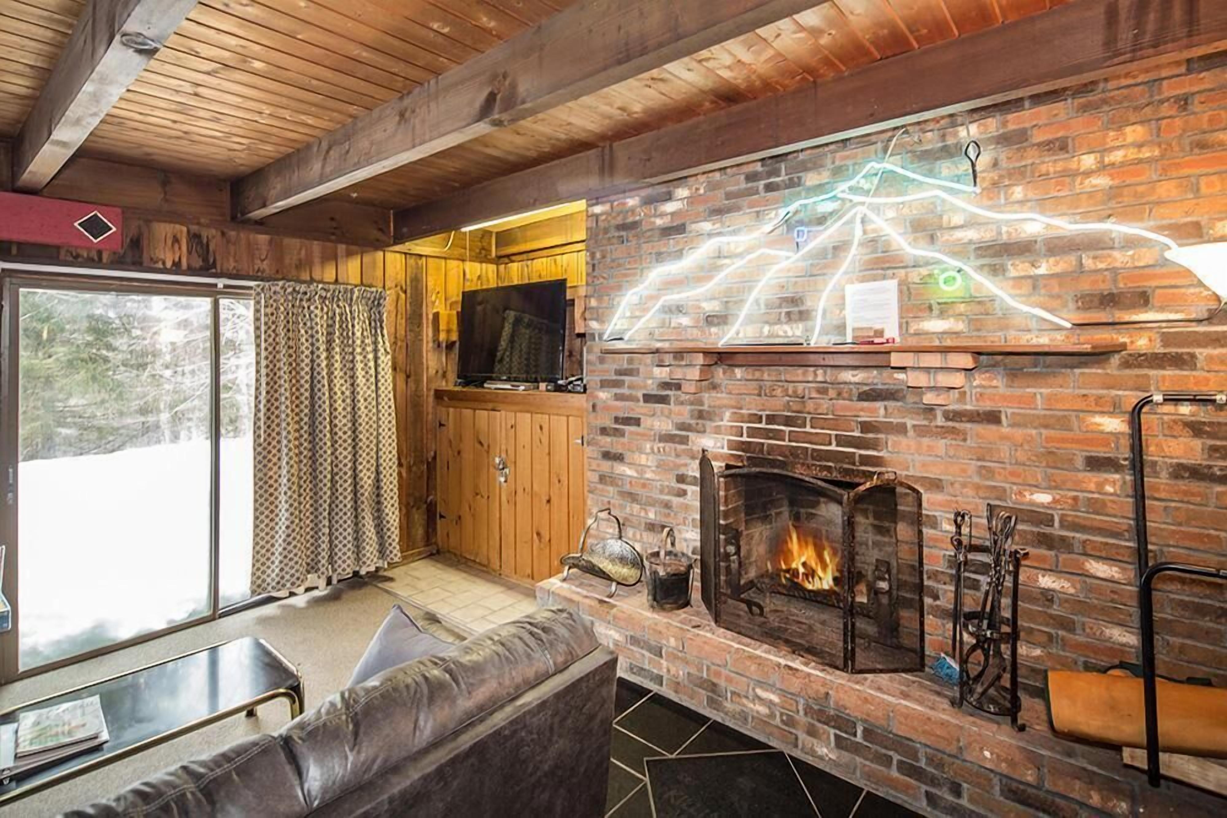 Hus, flere senger (Hemlock Ridge 6A) | Oppholdsrom | Peis
