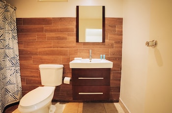 Bathroom amenities at El Navegante de Culebra