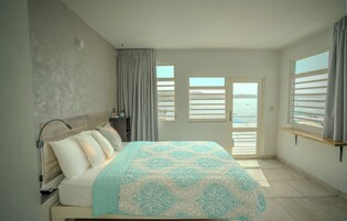 Minibar, wifi gratis y ropa de cama 