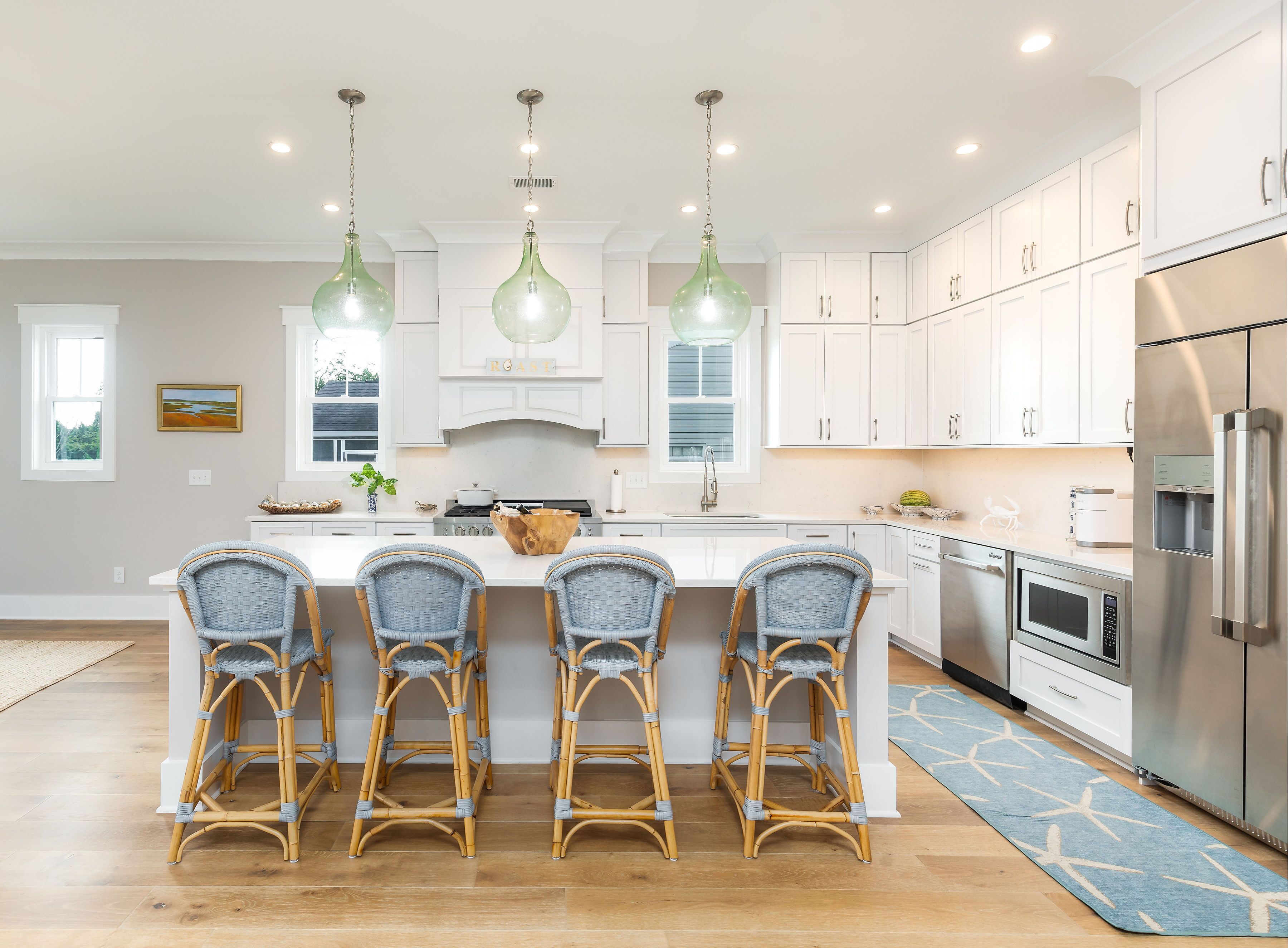 Ocean Views/Rooftop/ Pool/Luxury Bedding/Amenities/Two minutes to beach