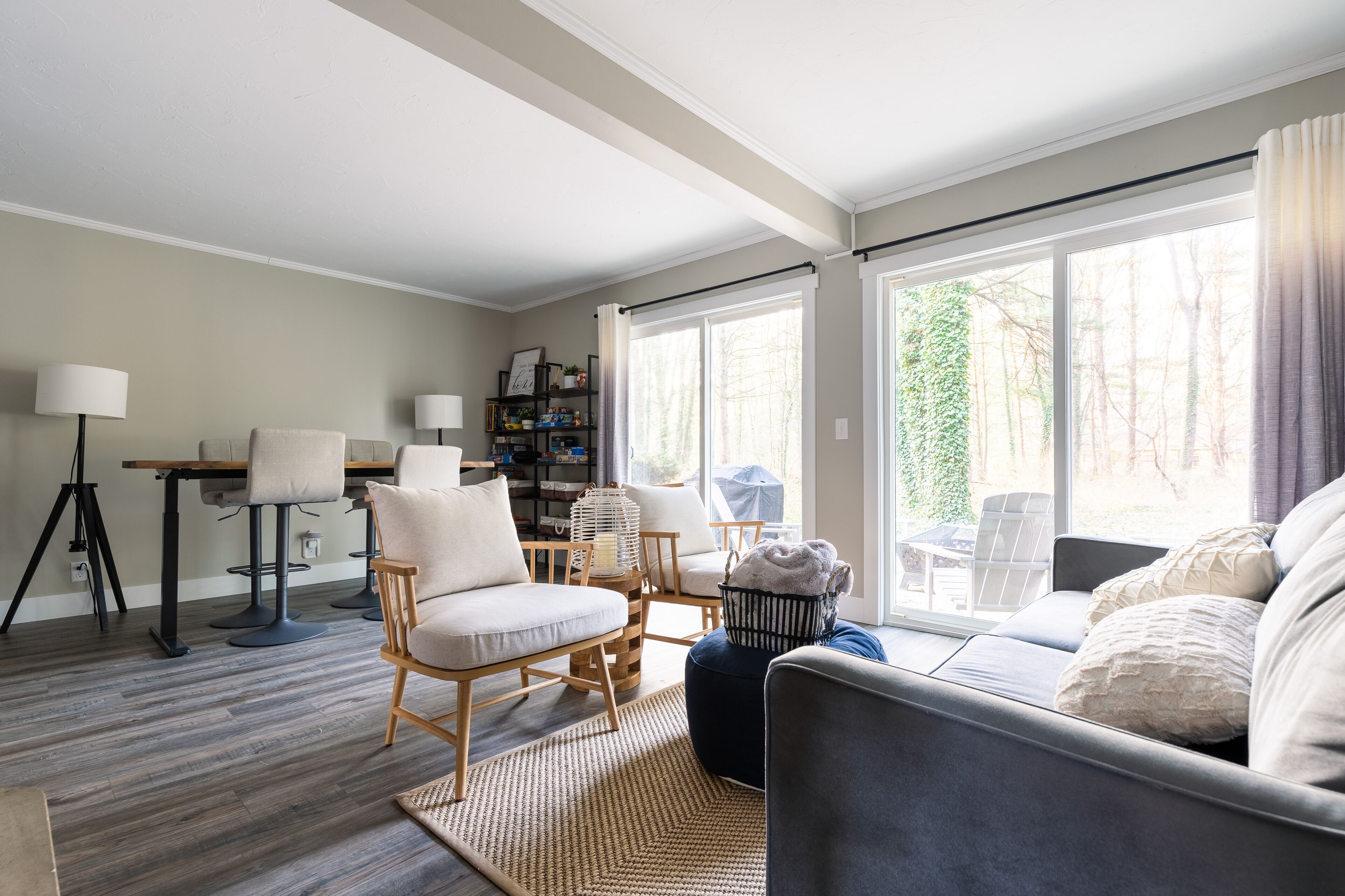 TV connectée, cheminée, espaces bureaux