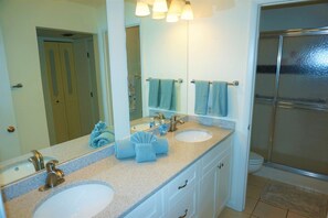 Condo (La Dolce Vita) | Bathroom | Towels - La Dolce Vita (North Fort Myers)