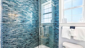 Bathtub, towels