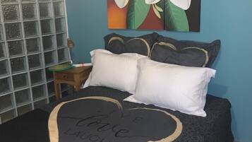 1 chambre, fer et planche Ă repasser, Wi-Fi, draps fournis