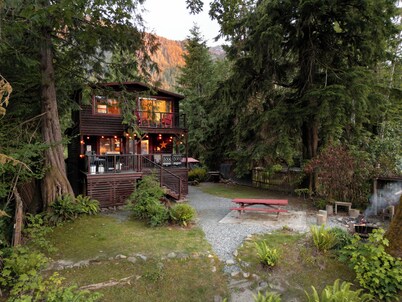 Rising Sun Retreat- peaceful riverfront views spa