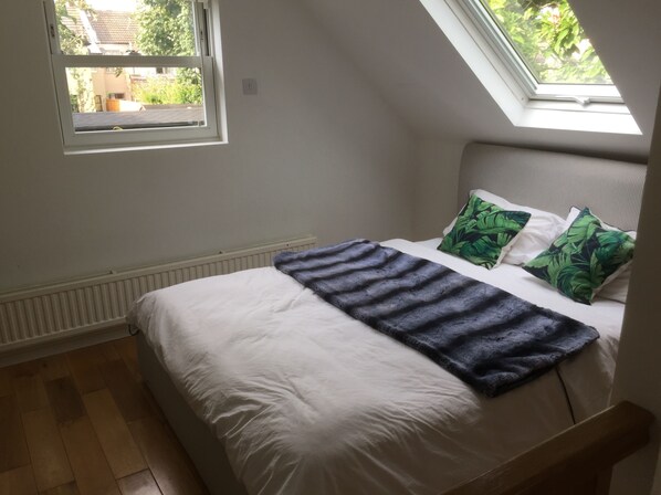 2 habitaciones, tabla de planchar con plancha y wifi gratis 