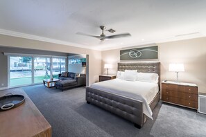 6 bedrooms, desk, iron/ironing board, free WiFi